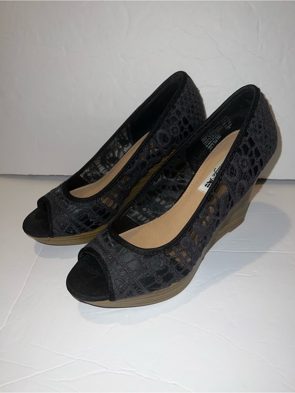 AE Y2K Lace Wedges